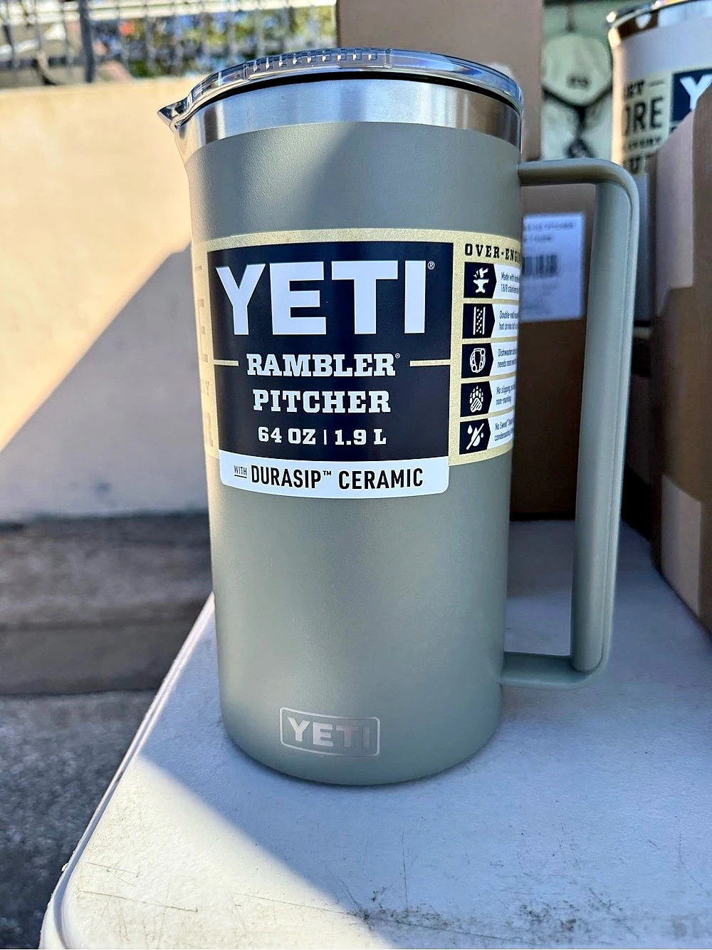 YETI Rambler Pitcher 64 oz pampa Green